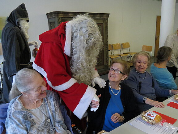 Dä Samichlaus und dä Schmutzli sind do
