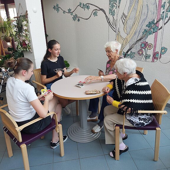 Spielenachmittag mit Schülerinnen